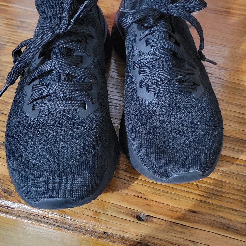 Nike Epic React Flyknit 2